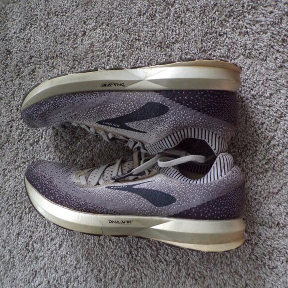 Brooks sneakers 9.5 - Picture 6 of 12